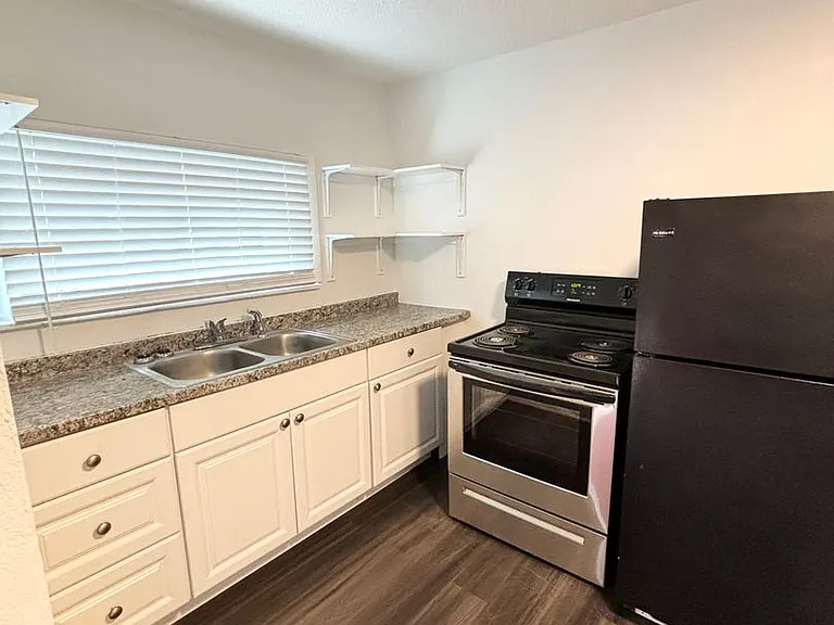 3428 W Colorado Ave #8 — Photo 3