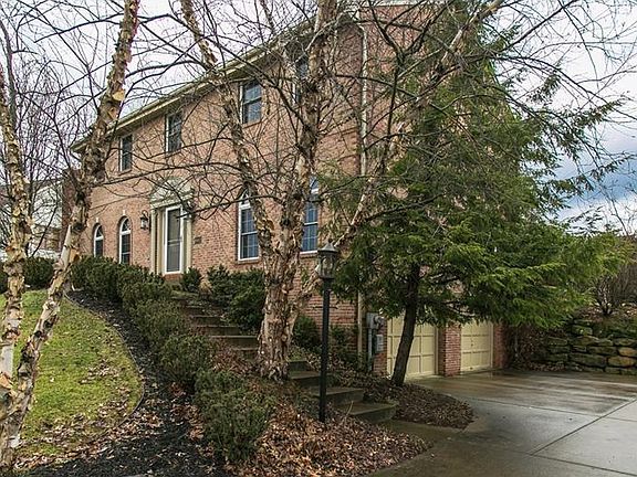 2nd image of 10112 Woodbury Dr