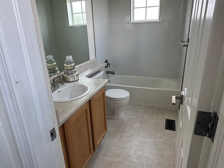 Second Floor Full Bathroom