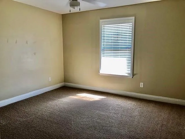 9825 Winchester Dr N — Photo 10