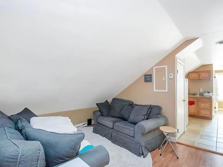 40 E Thorme St #3 — Photo 4