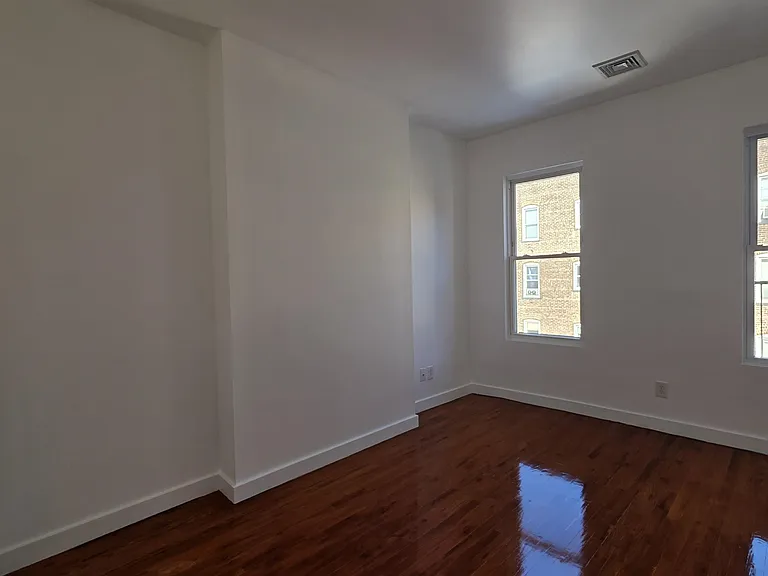 6 50th St #3 — Photo 12