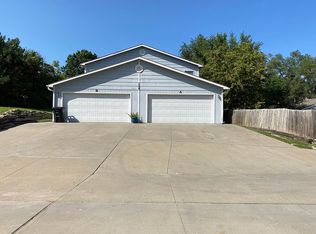 125 Walnut St APT B, Wamego, KS 66547