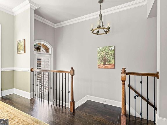 4th image of 17 Arbor Way Dr