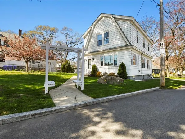 260 Pawtucket Ave, Rumford, RI 02916