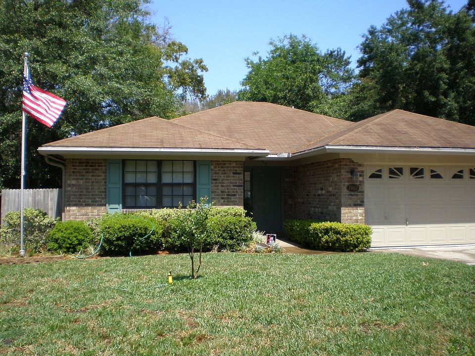 SELLER PAYS CLOSING COSTS