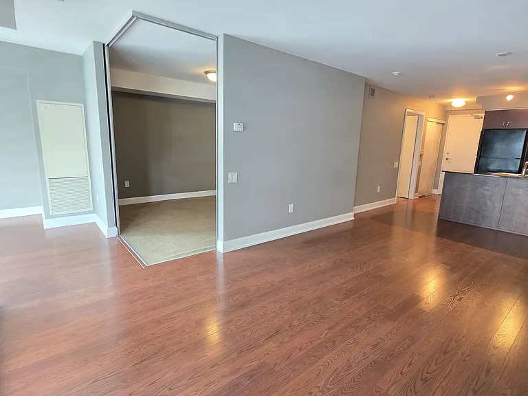 2191 Yonge St #2210 — Photo 10