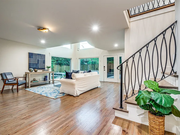 5908 Melshire Dr — Photo 22