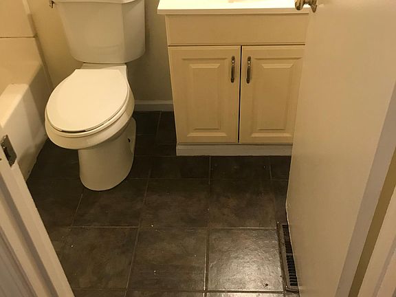 5th image of 4730 Palmetto St