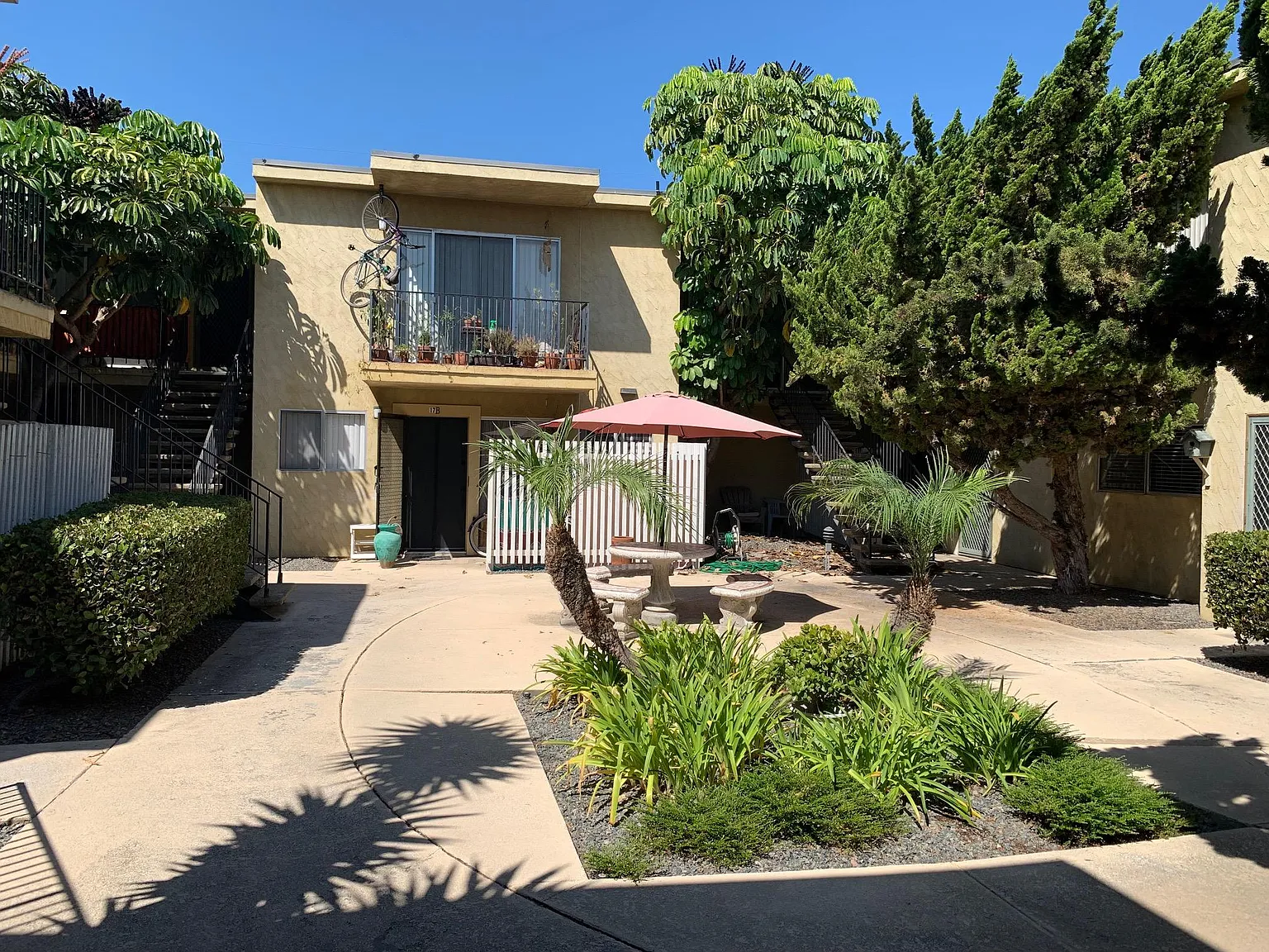 2 bed, 800 sqft, $2,495 — Photo 3