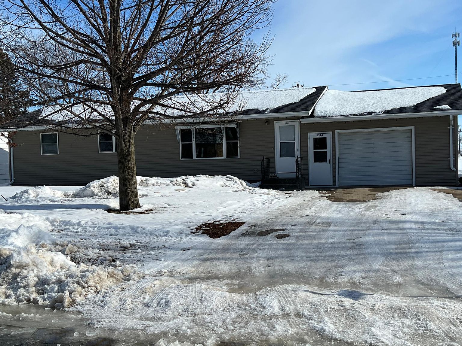 1314 9th St, Clarkfield, MN 56223 Zillow