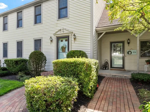 25 Crimson Ct, Leominster, MA 01453