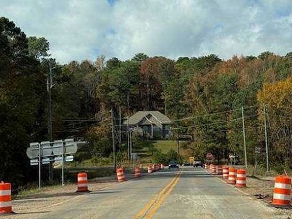 Exterior Neighborhood (street photo)