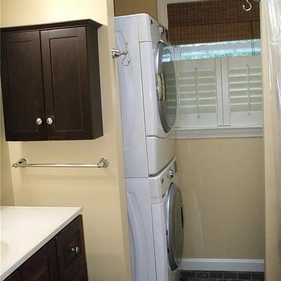 82 Narragansett Ave W — Photo 9
