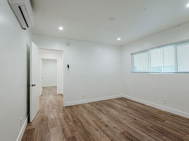 4324 Ventura Canyon Ave — Photo 14
