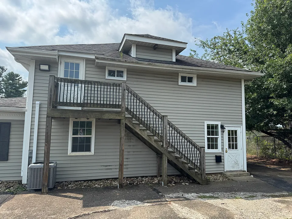 120 Delaware Ave #2