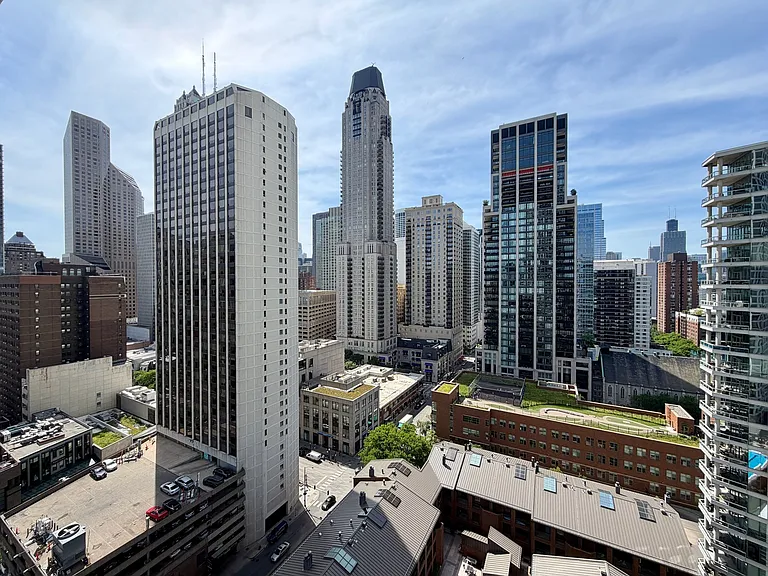 1030 N State St #16K — Photo 5