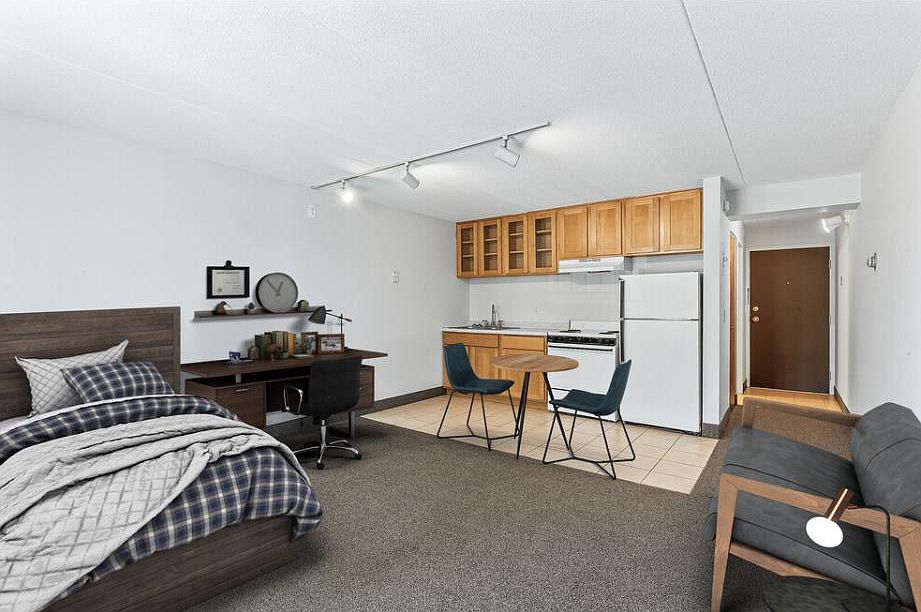 1st image of 1429 Washington Ave S #117
