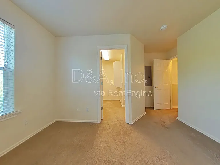 3523 SE Midvale Dr — Photo 6