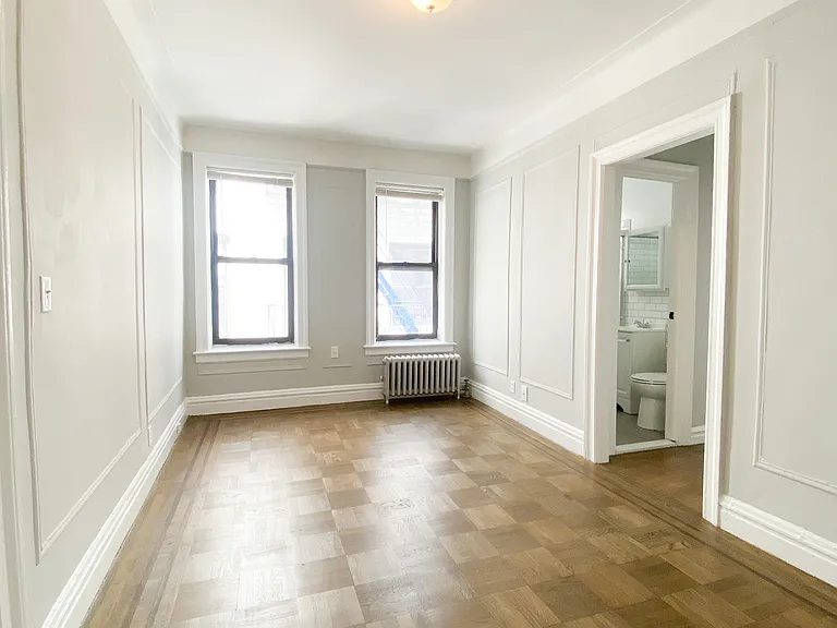 28-25 34th St #43 — Photo 3