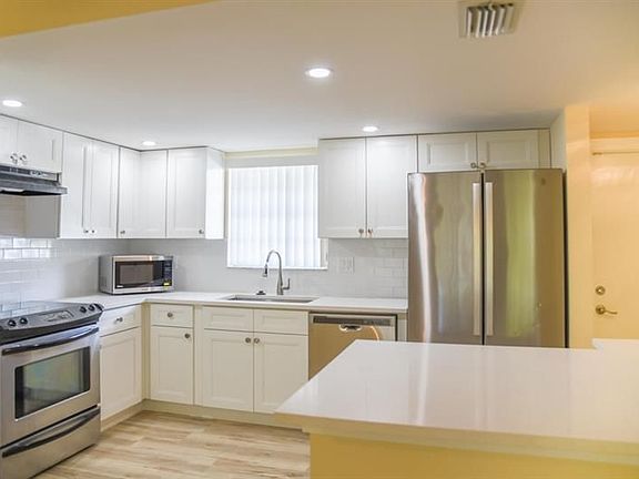 2nd image of 720 N Dixie Hwy APT 302