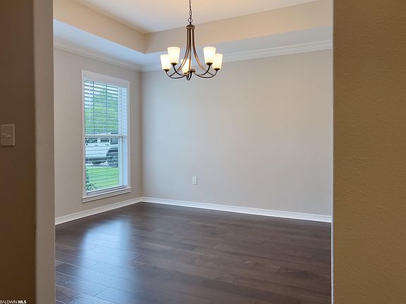 3rd image of 365 Darla Ct