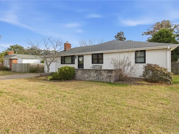 2933 Cape Henry Dr, Virginia Beach, VA 23451