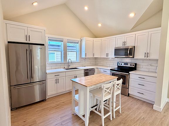 4th image of 1609 E Columbia St #4