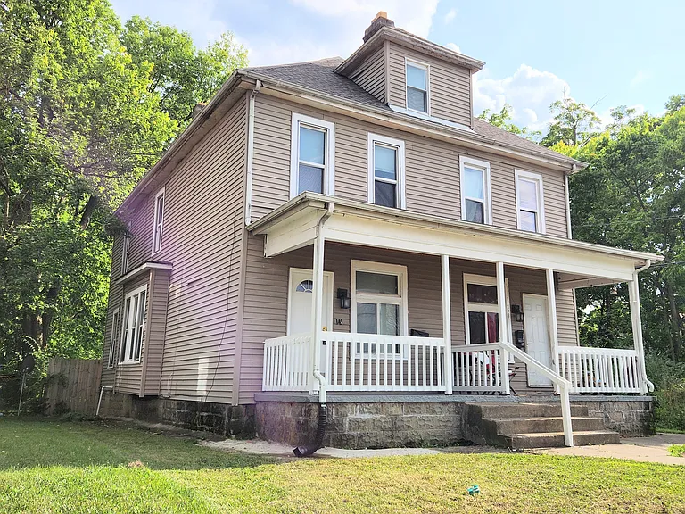1455 E Mound St — Photo 1