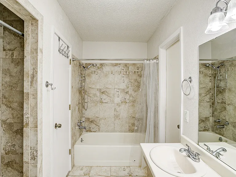 1104 Sproles Dr — Photo 30