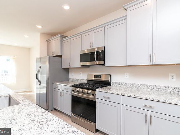 3rd image of 35101 Wright Way