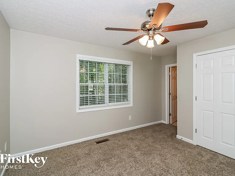 16 Pleasant Dr — Photo 10
