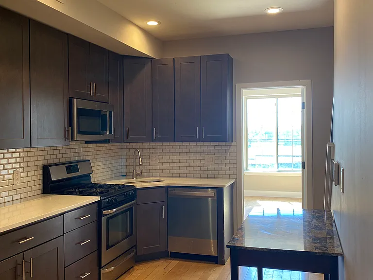 4239 Haverford Ave — Photo 5
