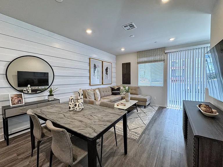 2729 Erebus Ct — Photo 4