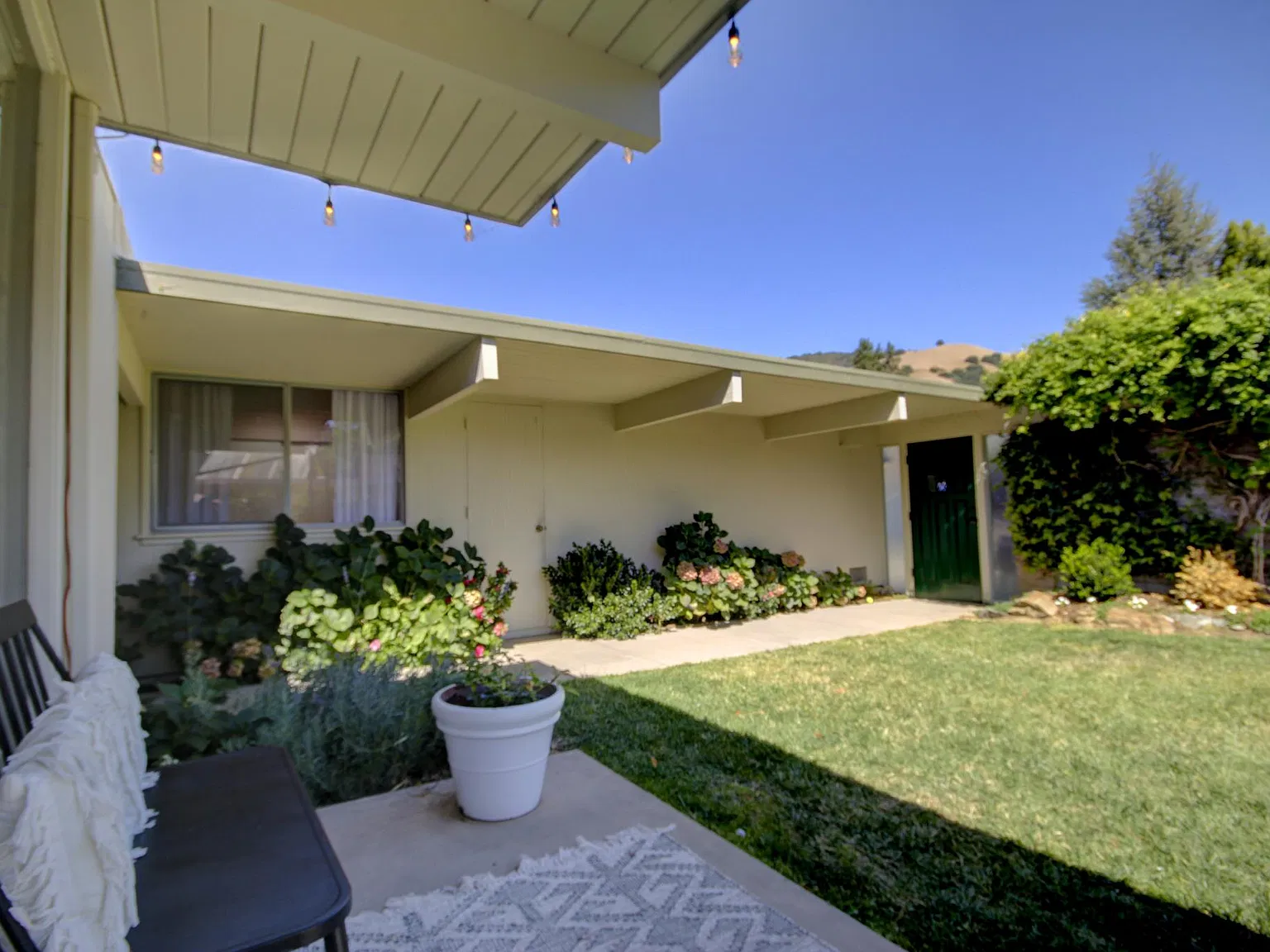 4 bed, 1750 sqft, $6,500 — Photo 4