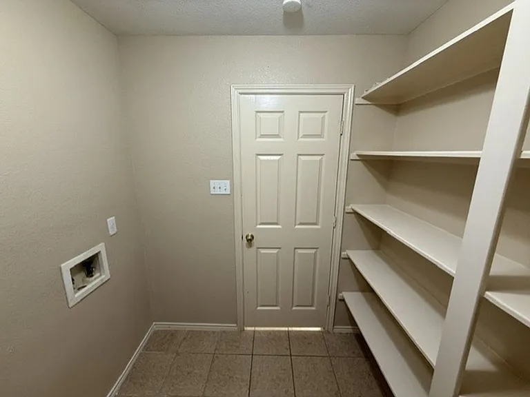 3113 Silhouette Dr — Photo 7