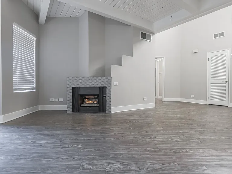 7918 Reseda Blvd — Photo 16