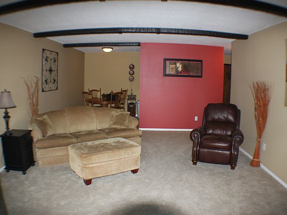 4th image of 2011 E 122nd St APT D3