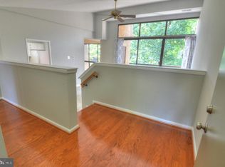 11614 Ivystone Ct APT 300, Reston, VA 20191