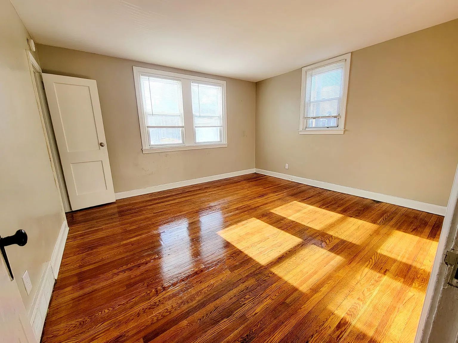 2 bed, 500 sqft, $1,300 — Photo 4