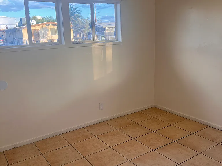 2536 S Treat Ave — Photo 5