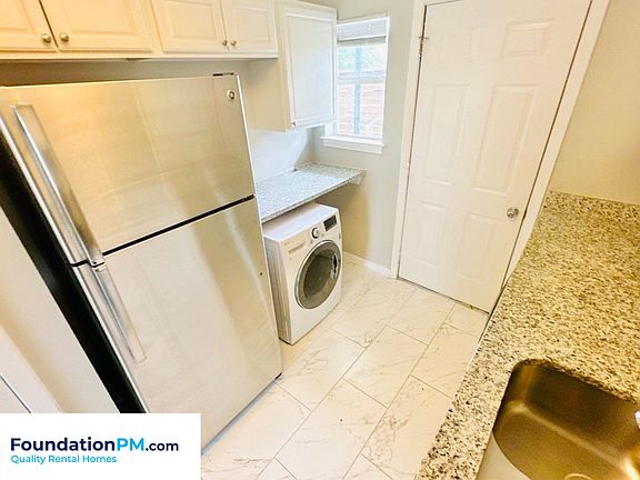 3rd image of 267 Greenlaw Ave #11011518