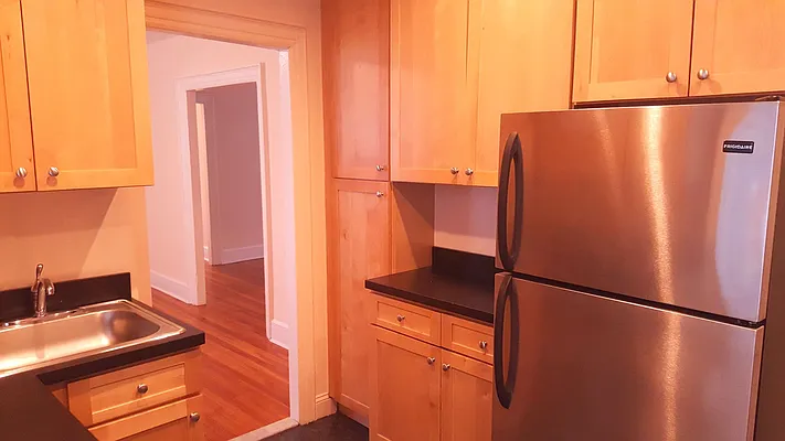 Rented by Realty Queens LLC | media 34