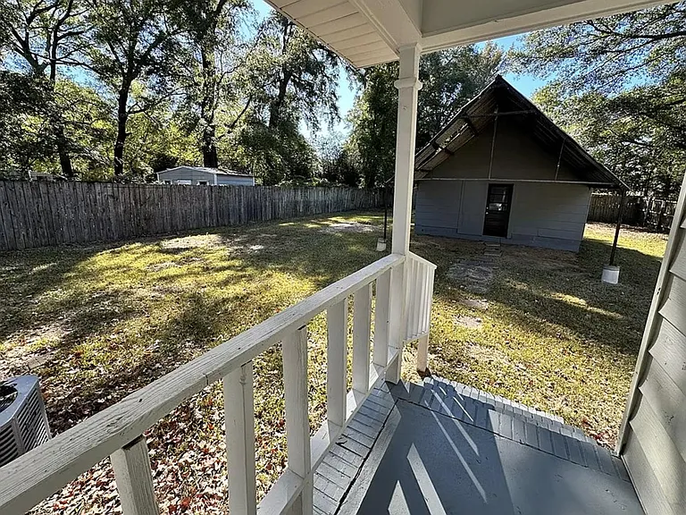 2826 Walker St — Photo 15