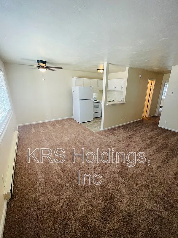 Photo 2 of 7 - 946 W Ocean View Ave #1 - Norfolk, VA Building Photo - 946 W Ocean View Ave #1