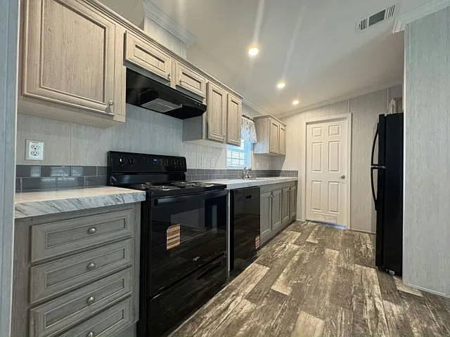 12840 Seminole Blvd #5 — Photo 1