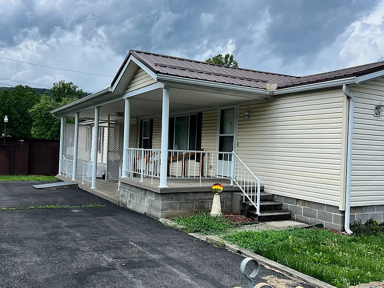 21 S Buddy Ln — Photo 1