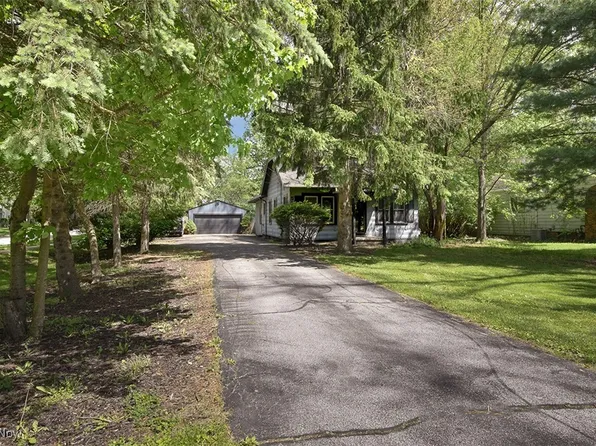 5589 Wellesley Ave, North Olmsted, OH 44070