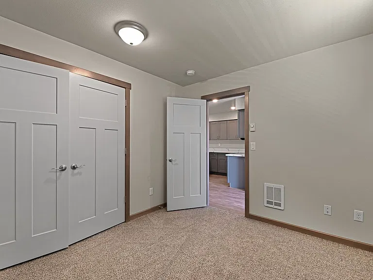 515 Telegraph Rd — Photo 22