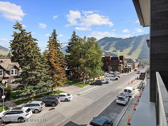3rd image of 165 N Glenwood St #30
